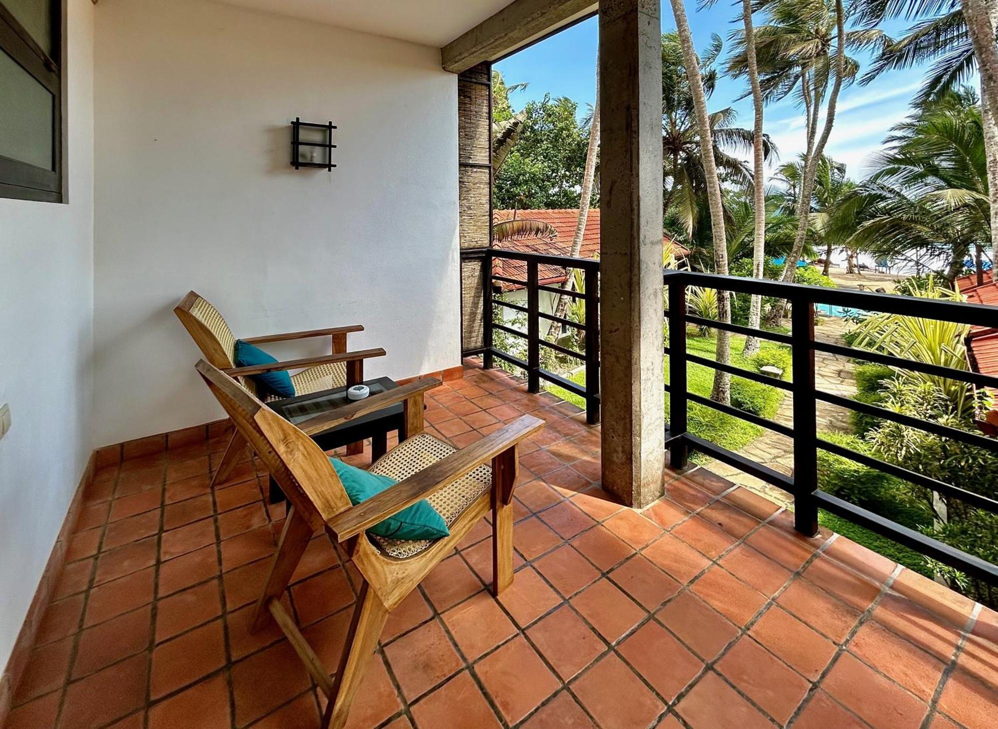 Hotel Seven Turtles Tangalle Exterior foto
